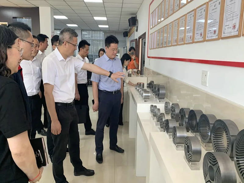 เลขาธิการ Xu Jianyi ไปที่เมือง Changle เพื่อดำเนินกิจกรรมการบริการขององค์กร และเยี่ยมชม Zhejiang Jufeng Co., Ltd. และสถานประกอบการอื่น ๆ